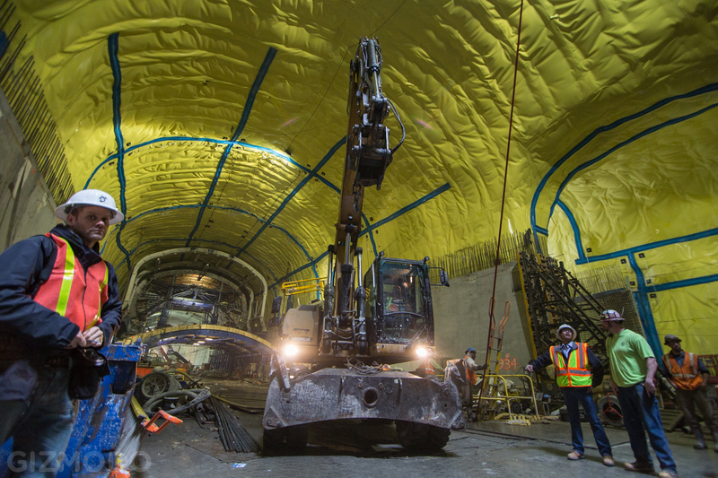 Illustration for article titled A Subterranean Stroll Through NYC's Newest Train Tunnel